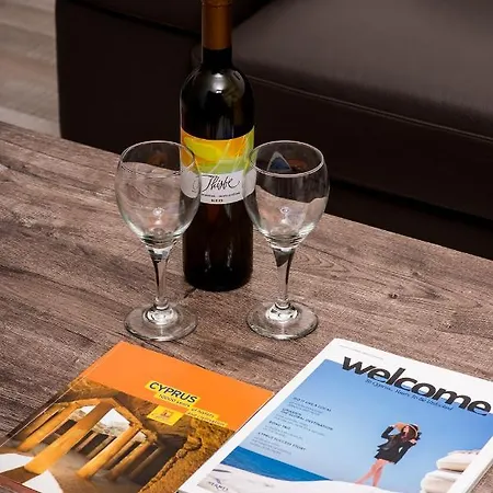 Evagora Apartment *
