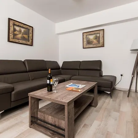 Evagora Apartment